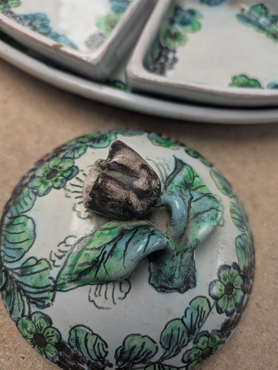 Continental ceramic hors d'oeuvre dish with green floral decoration